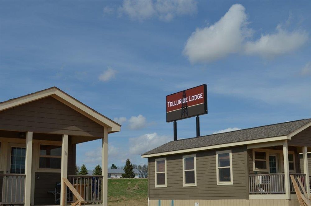 Telluride Lodge Watford City エクステリア 写真