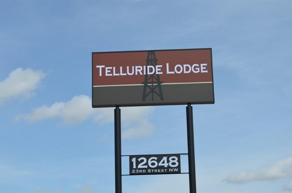 Telluride Lodge Watford City エクステリア 写真